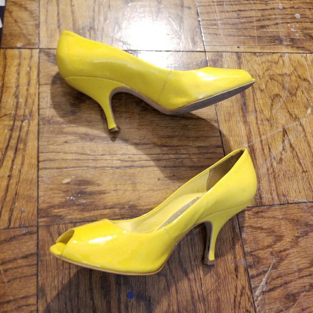 BCBGirls size 6.5 Yellow Peeptoe Heels